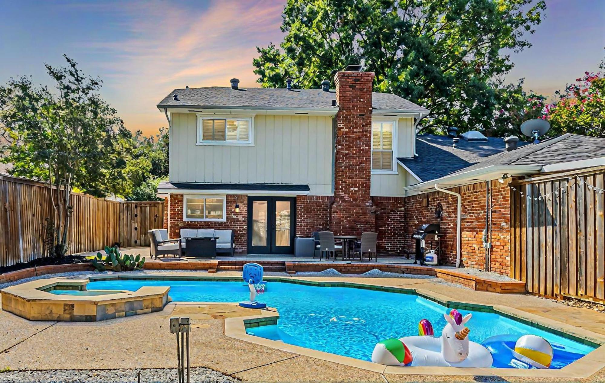 Serenity Dallas Home Bagian luar foto